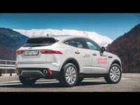 Видео тест драв компактного Jaguar E-Pace с Игорем Бурцевым